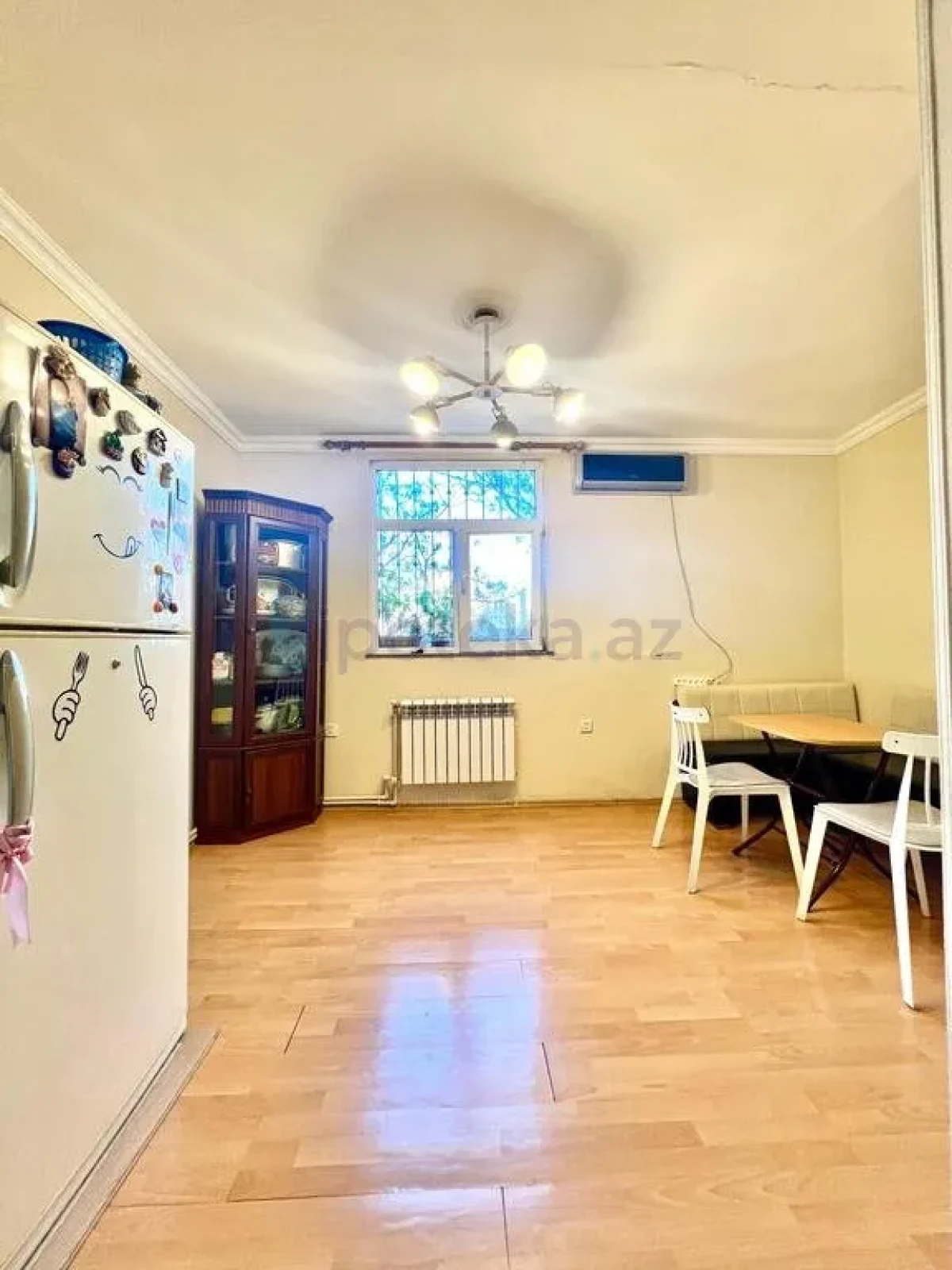 Satılır 4 otaqlı köhnə tikili 120 m²