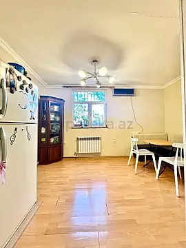 Satılır 4 otaqlı köhnə tikili 120 m²