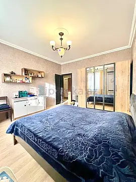 Satılır 4 otaqlı köhnə tikili 120 m²