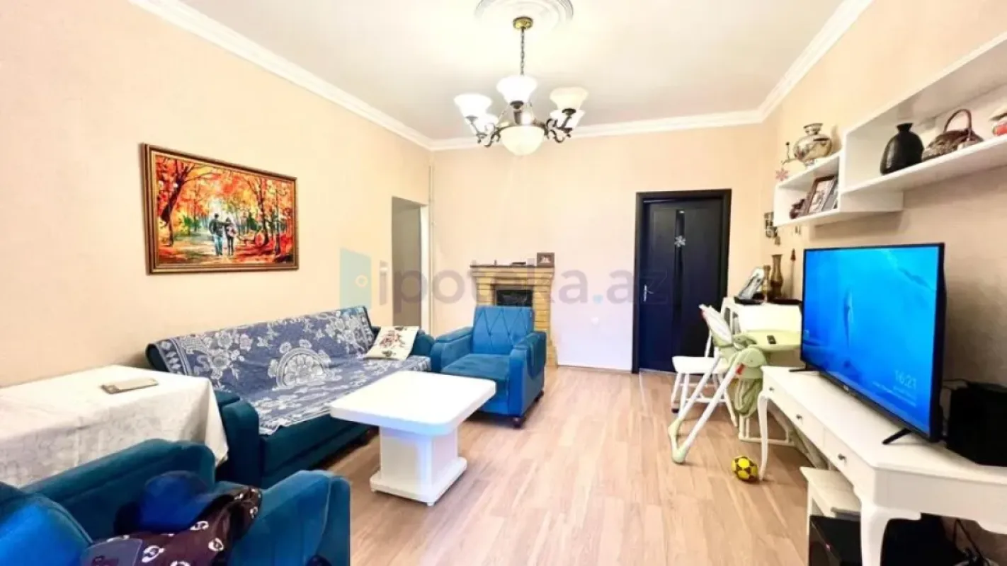 Satılır 4 otaqlı köhnə tikili 120 m²