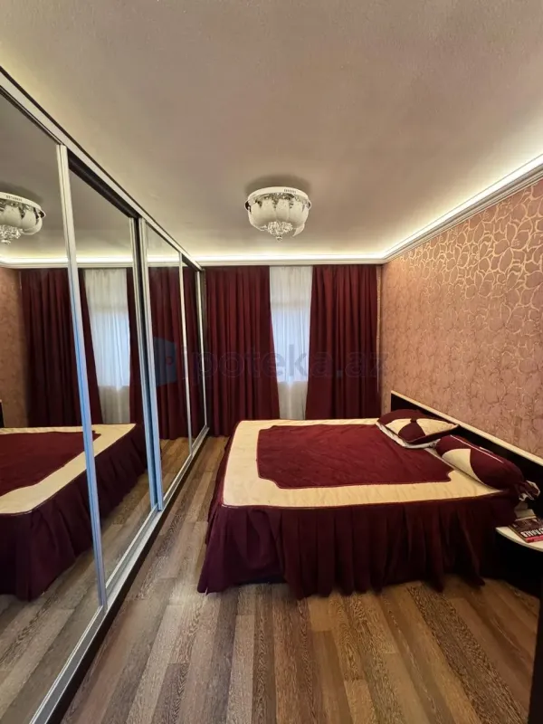 Satılır 2 otaqlı köhnə tikili 60 m²