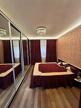 Satılır 2 otaqlı köhnə tikili 60 m²