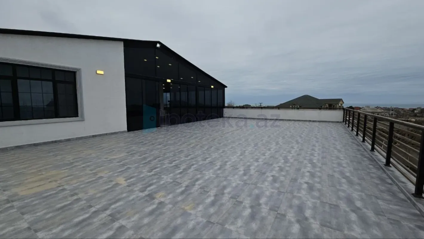 Satılır 9 otaqlı mənzil 900 m²