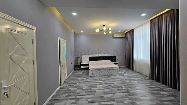 Satılır 9 otaqlı mənzil 900 m²