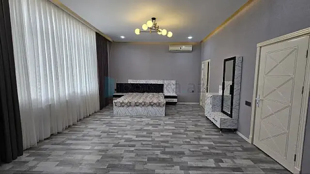 Satılır 9 otaqlı mənzil 900 m²