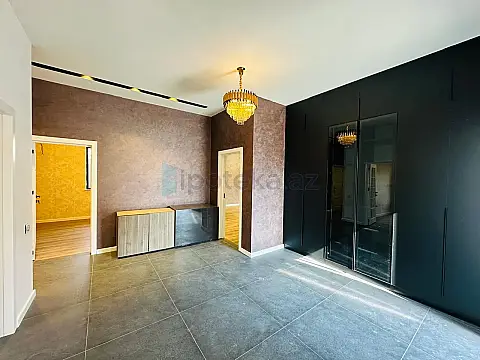 Satılır 3 otaqlı mənzil 165 m²