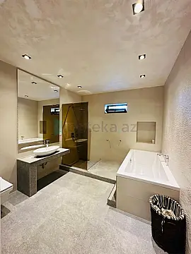 Satılır 3 otaqlı mənzil 165 m²