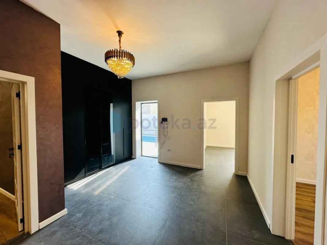 Satılır 3 otaqlı mənzil 165 m²
