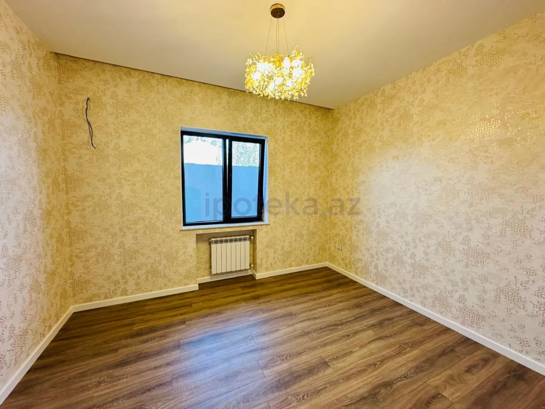 Satılır 3 otaqlı mənzil 165 m²