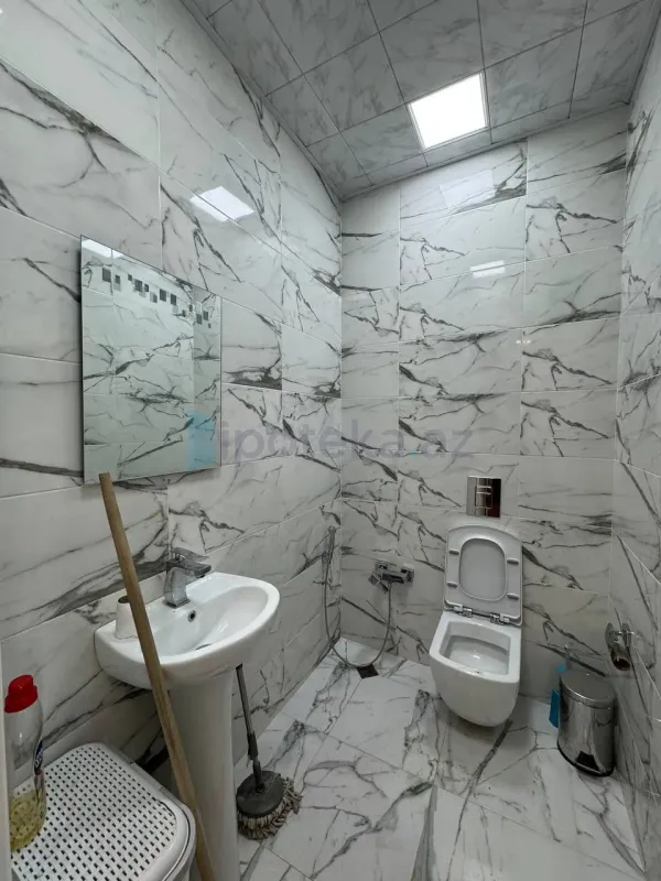 Satılır 6 otaqlı mənzil 400 m²