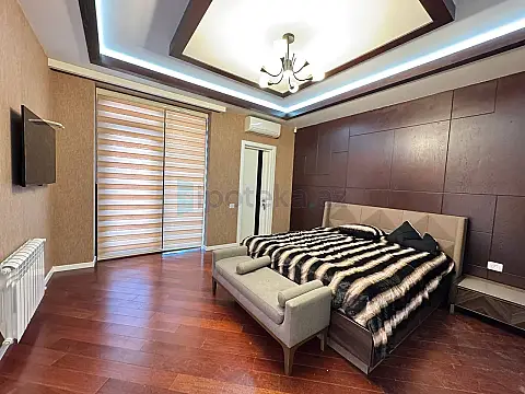Satılır 6 otaqlı mənzil 400 m²