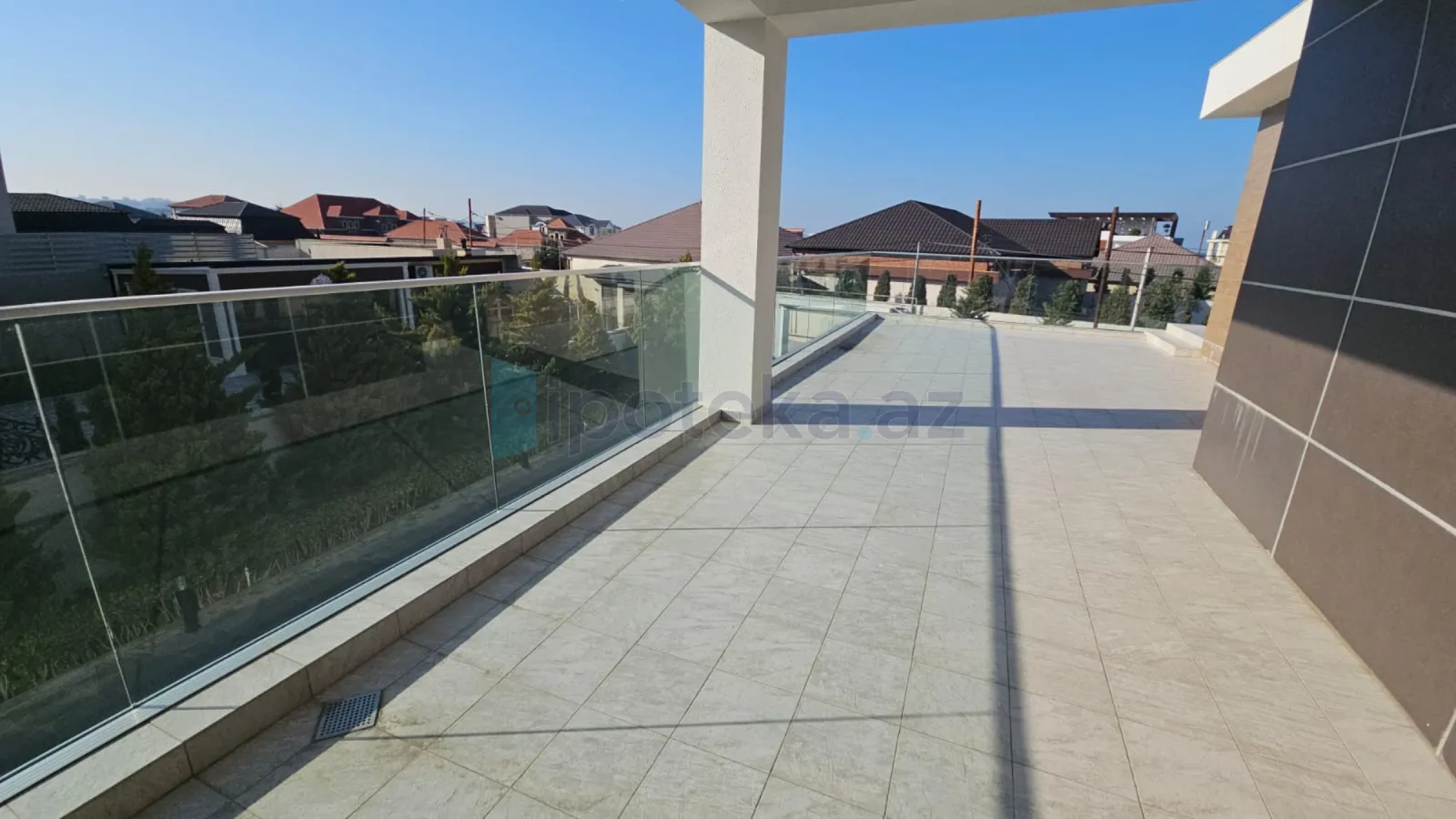 Satılır 6 otaqlı mənzil 400 m²