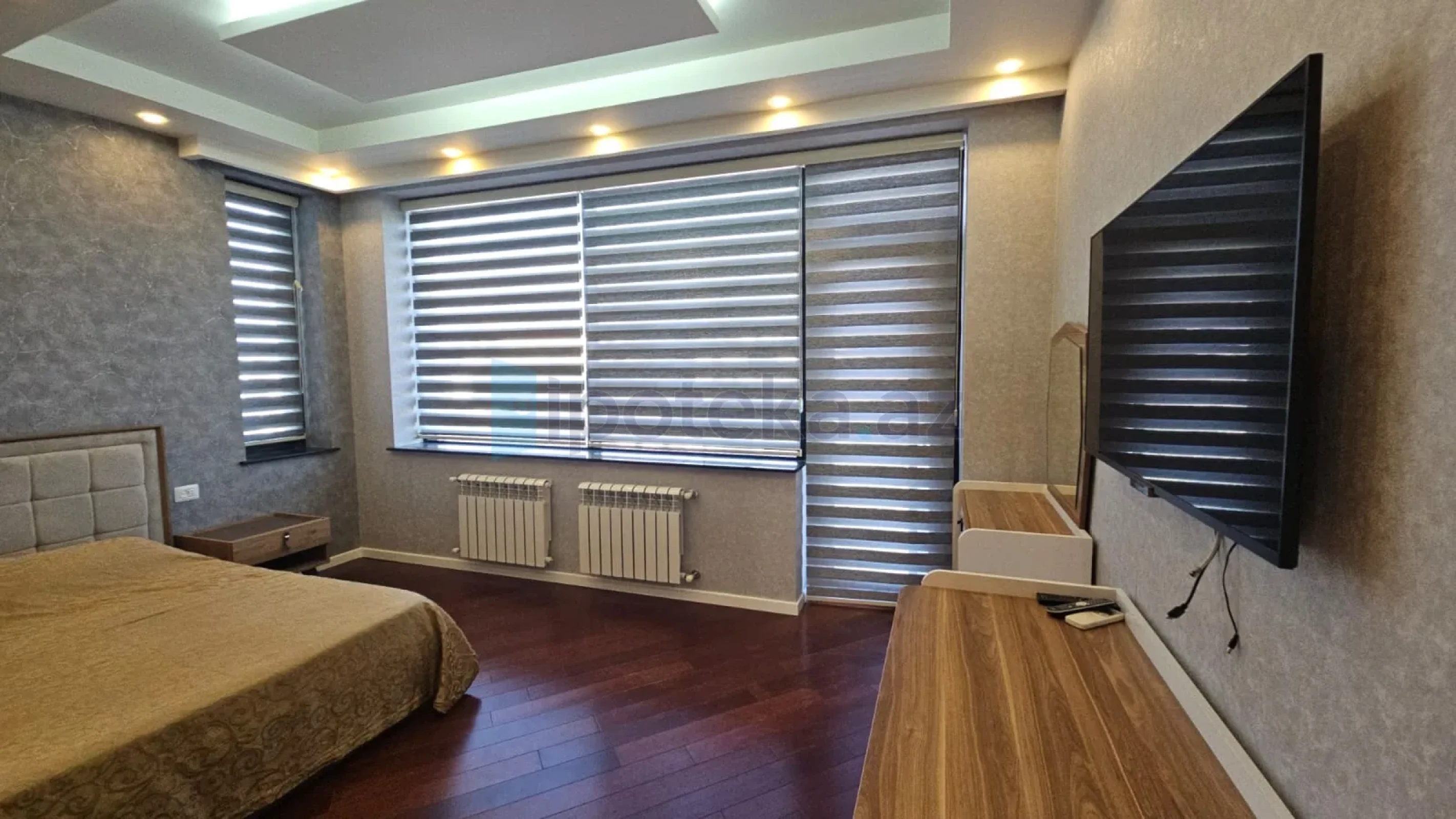 Satılır 6 otaqlı mənzil 400 m²