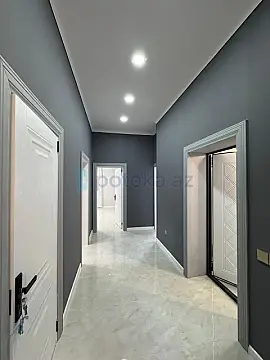 Satılır 4 otaqlı mənzil 135 m²