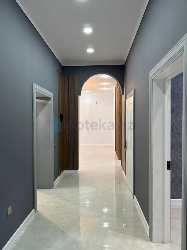 Satılır 4 otaqlı mənzil 135 m²