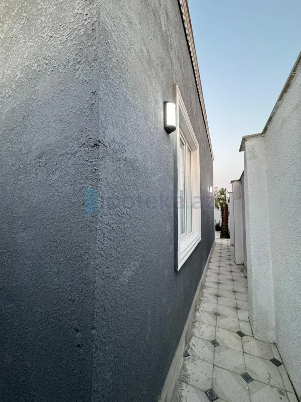 Satılır 4 otaqlı mənzil 135 m²
