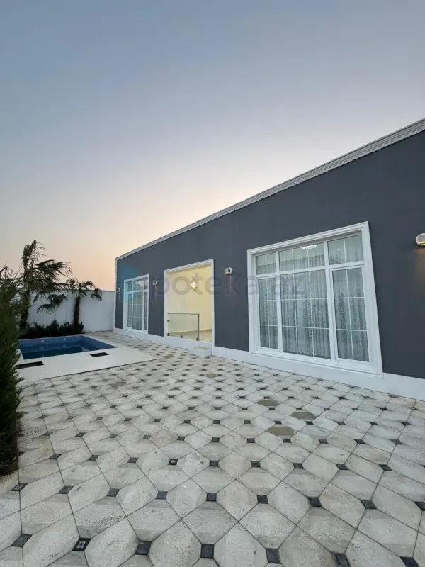 Satılır 4 otaqlı mənzil 135 m²