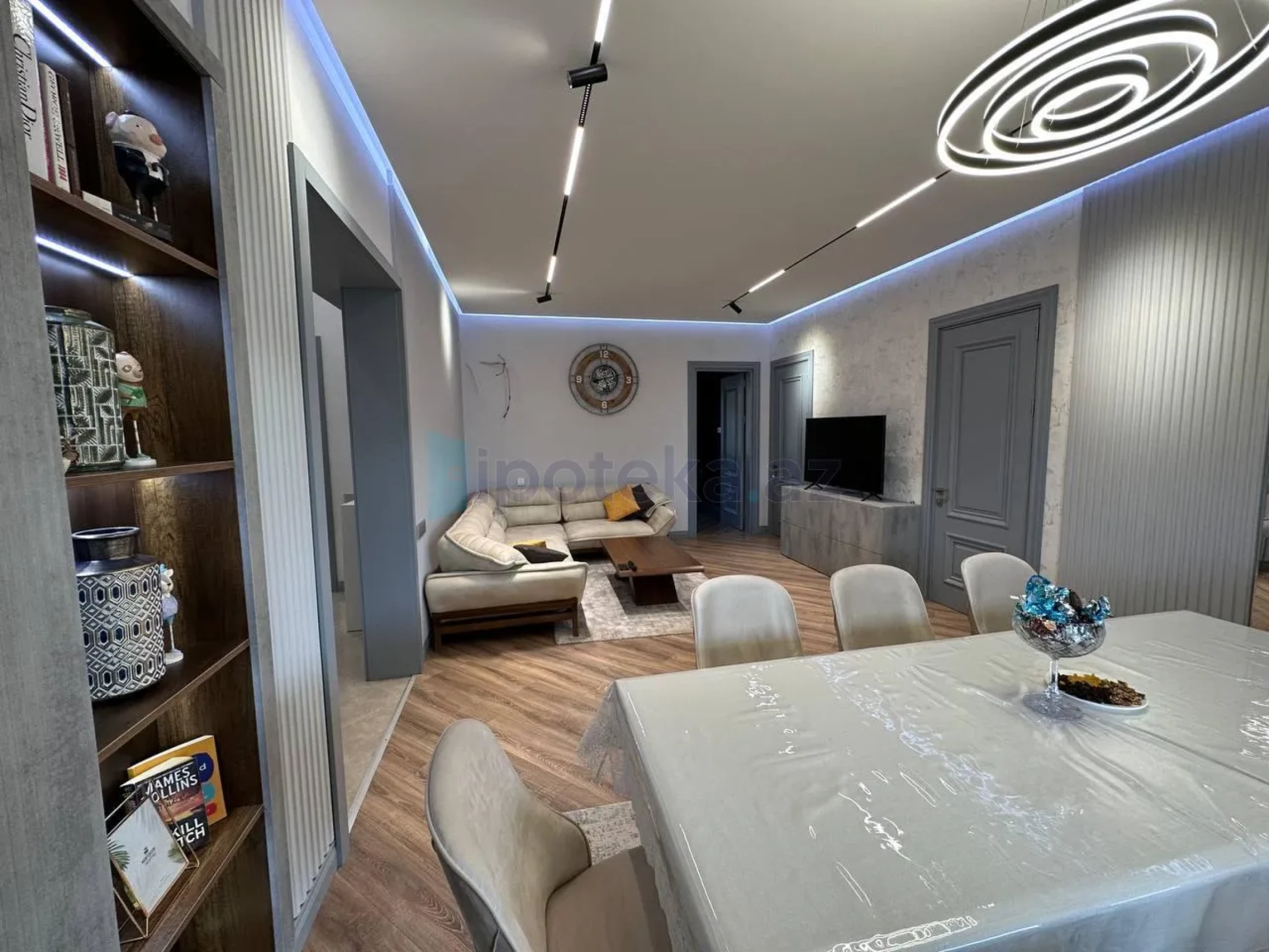 Satılır 4 otaqlı mənzil 150 m²