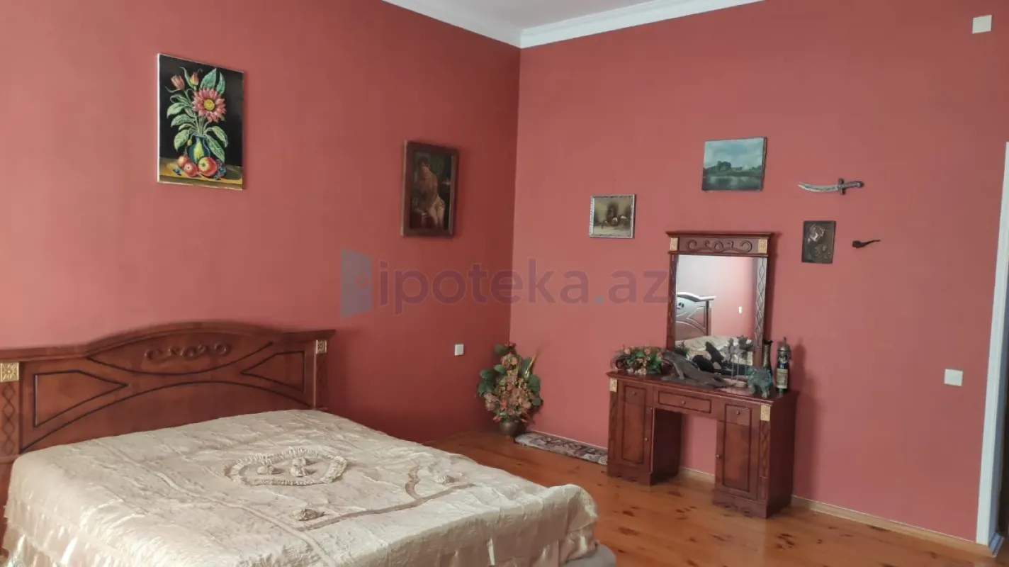Satılır 7 otaqlı həyət evi 320 m²