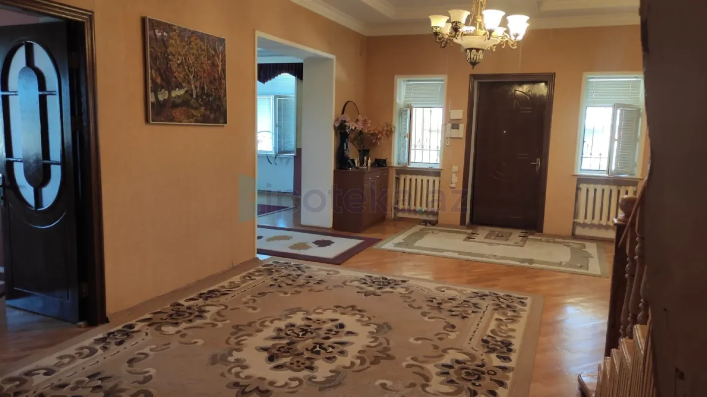 Satılır 7 otaqlı həyət evi 320 m²