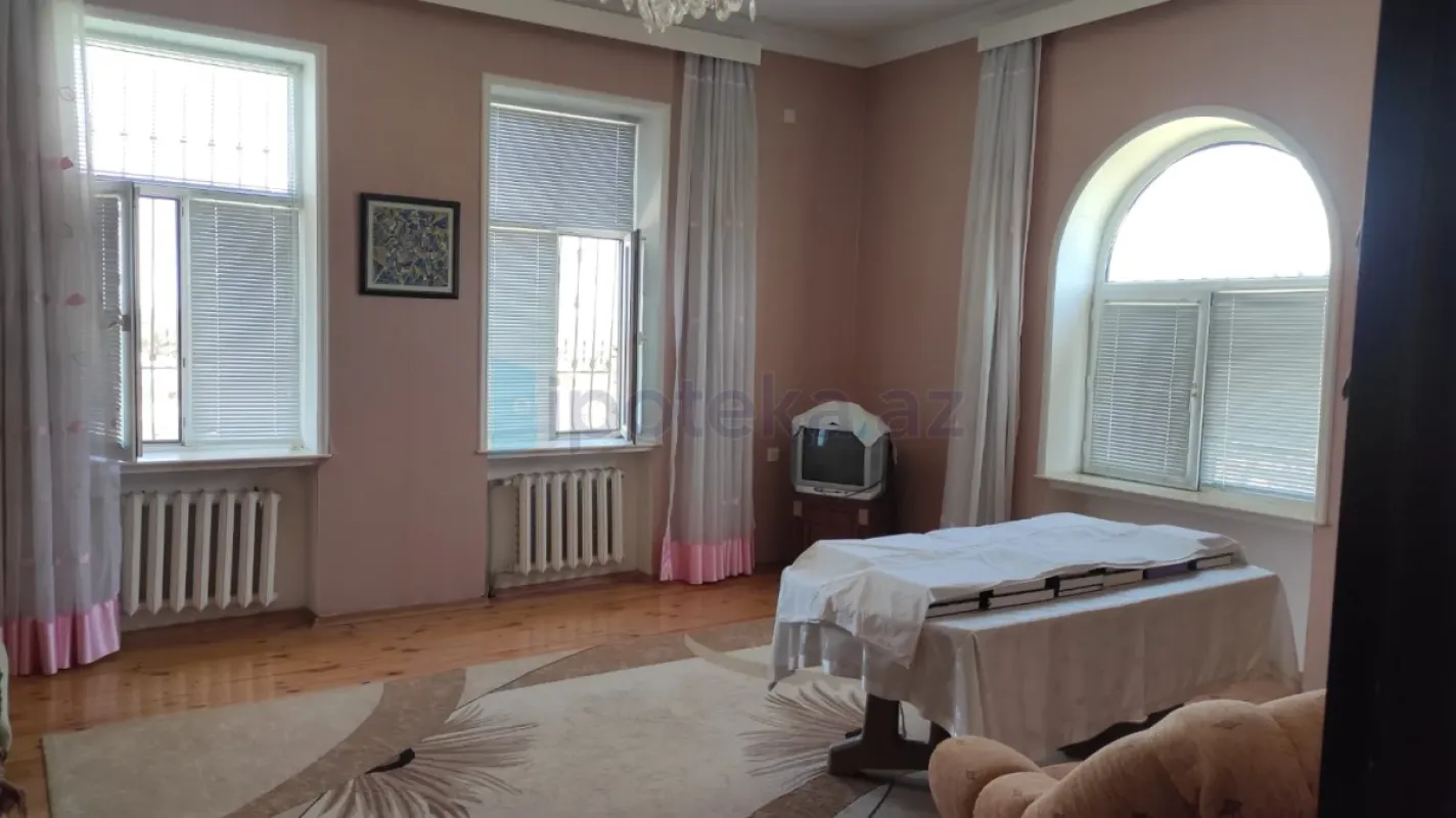 Satılır 7 otaqlı həyət evi 320 m²