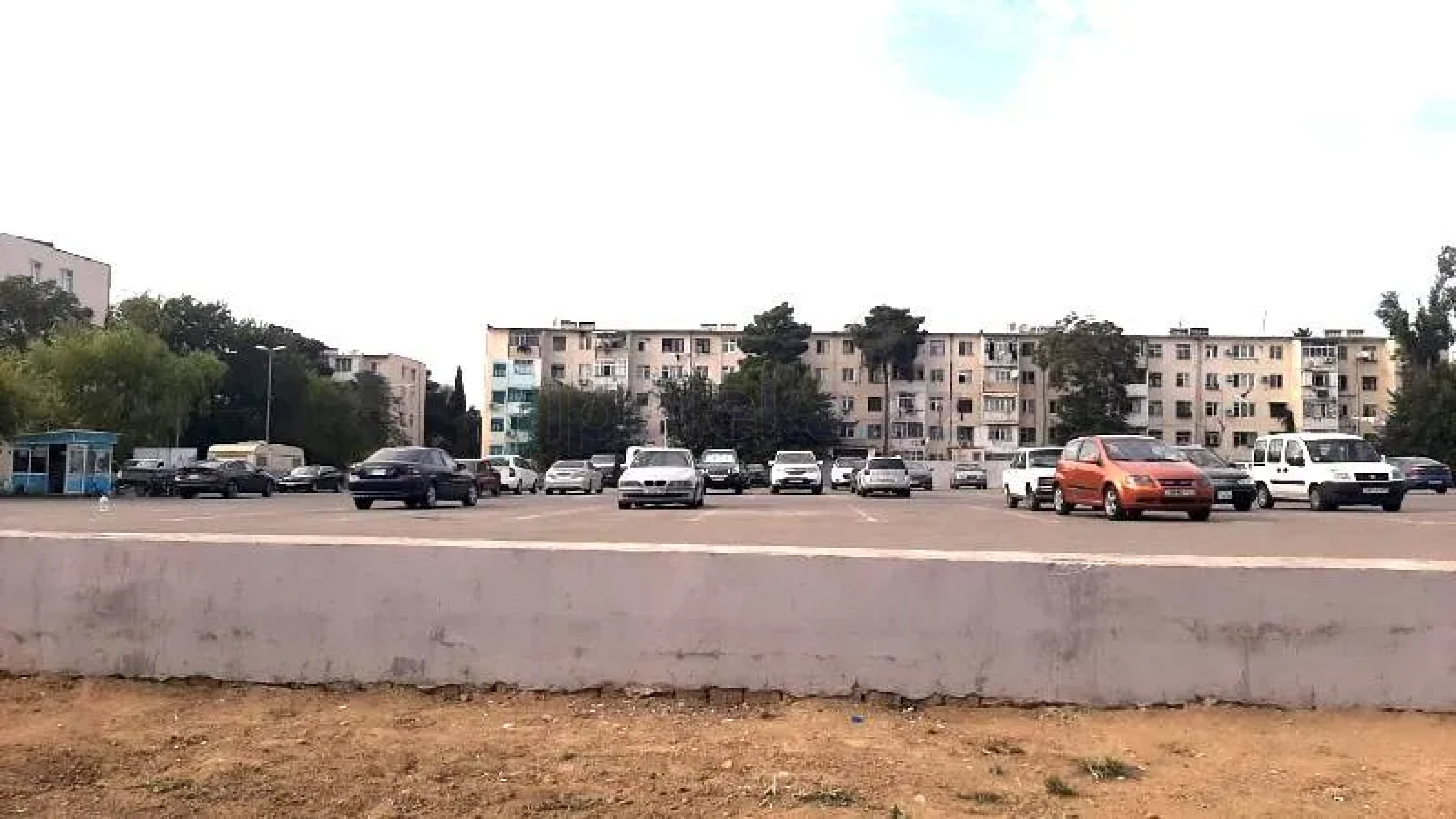 Satılır 10 otaqlı obyekt 1000 m²