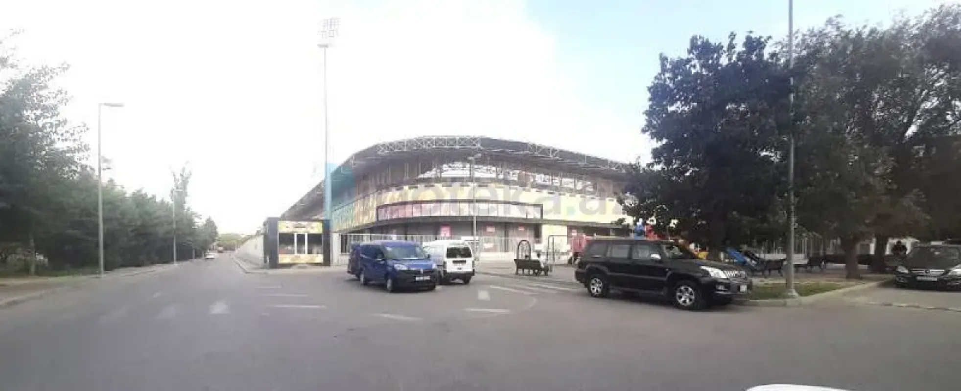 Satılır 10 otaqlı obyekt 1000 m²