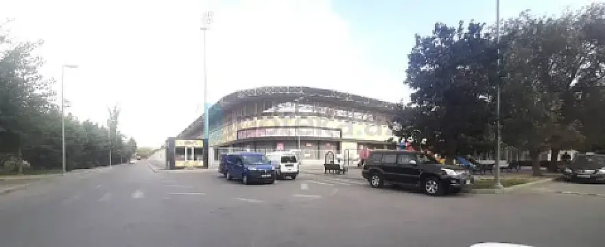 Satılır 10 otaqlı obyekt 1000 m²