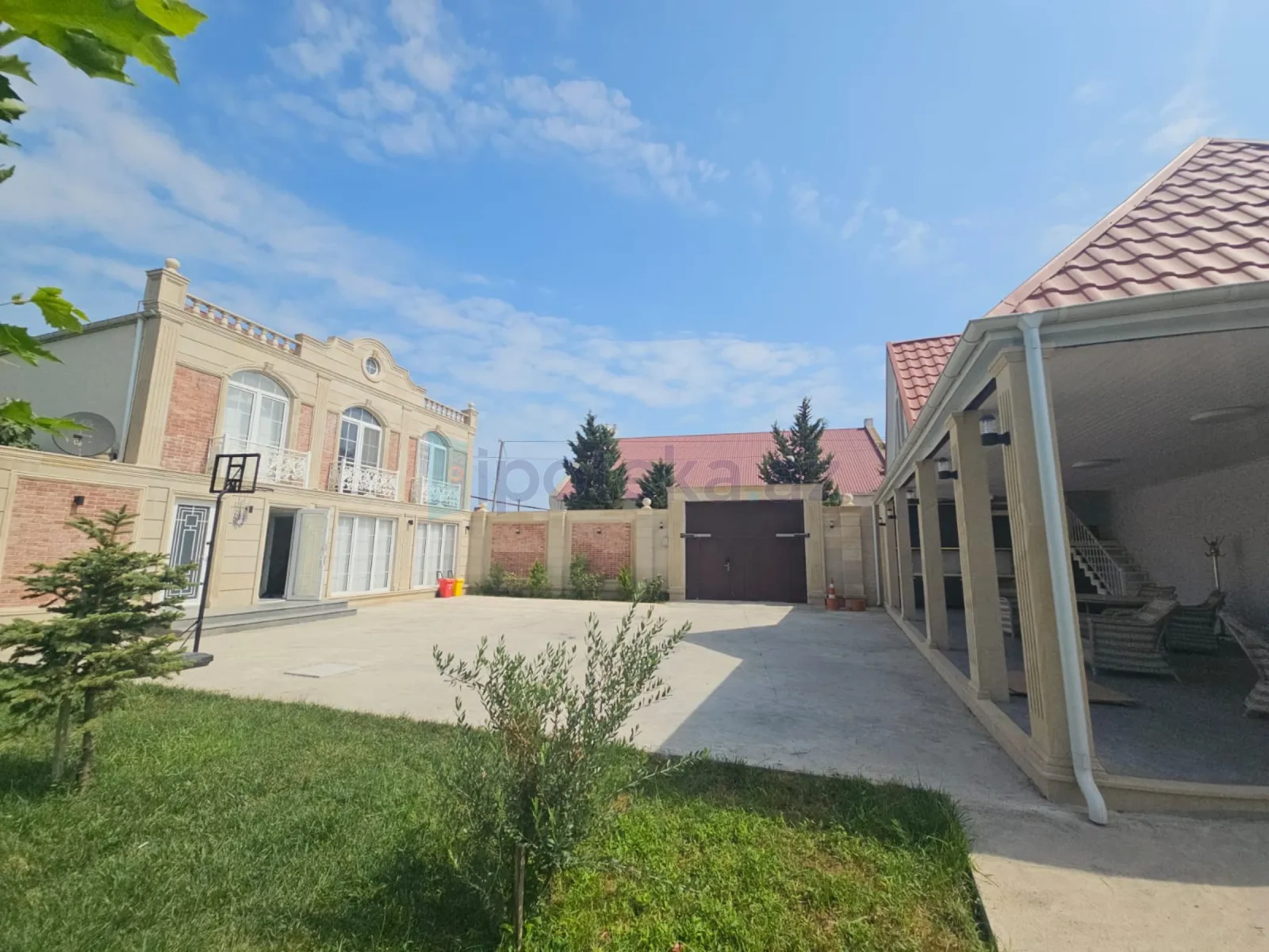 Satılır 2 otaqlı mənzil 220 m²