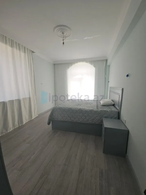 Satılır 2 otaqlı mənzil 220 m²