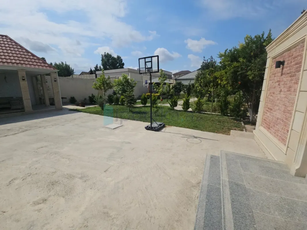 Satılır 2 otaqlı mənzil 220 m²