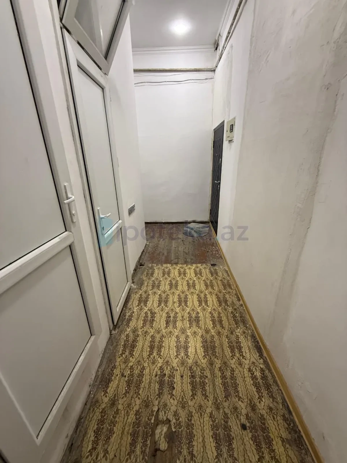 Satılır 2 otaqlı köhnə tikili 50 m²