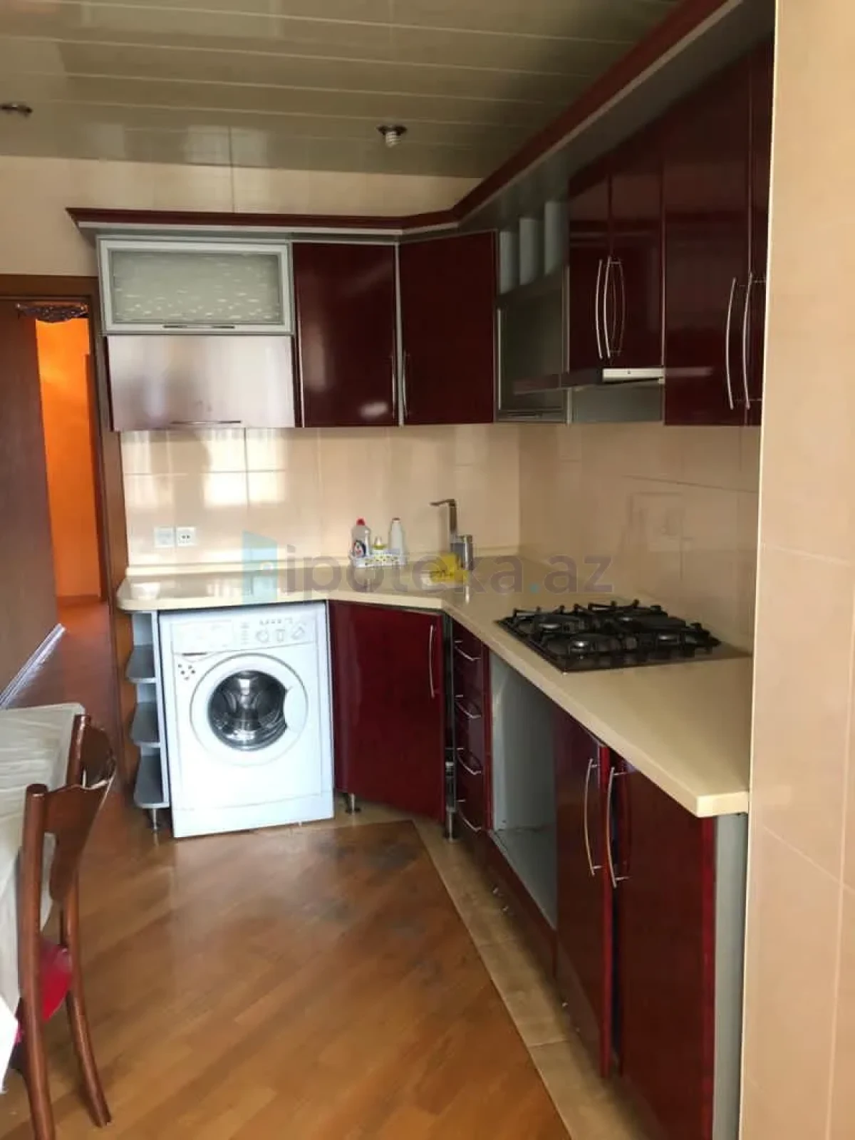 Satılır 3 otaqlı köhnə tikili 100 m²