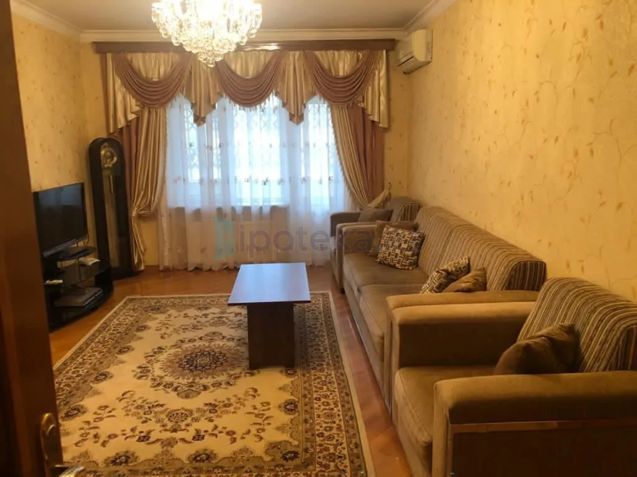 Satılır 3 otaqlı köhnə tikili 100 m²