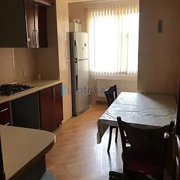 Satılır 3 otaqlı köhnə tikili 100 m²