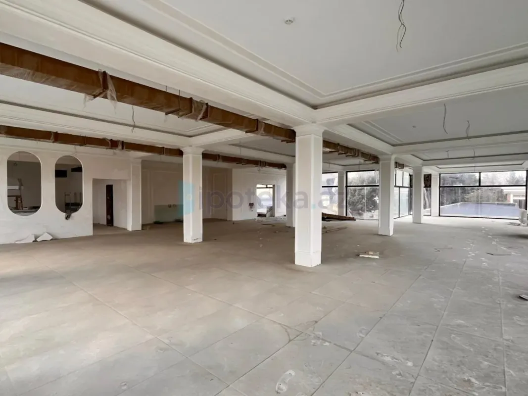 Satılır 3 otaqlı obyekt 1400 m²