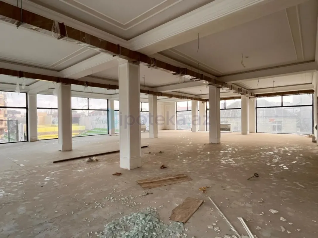 Satılır 3 otaqlı obyekt 1400 m²