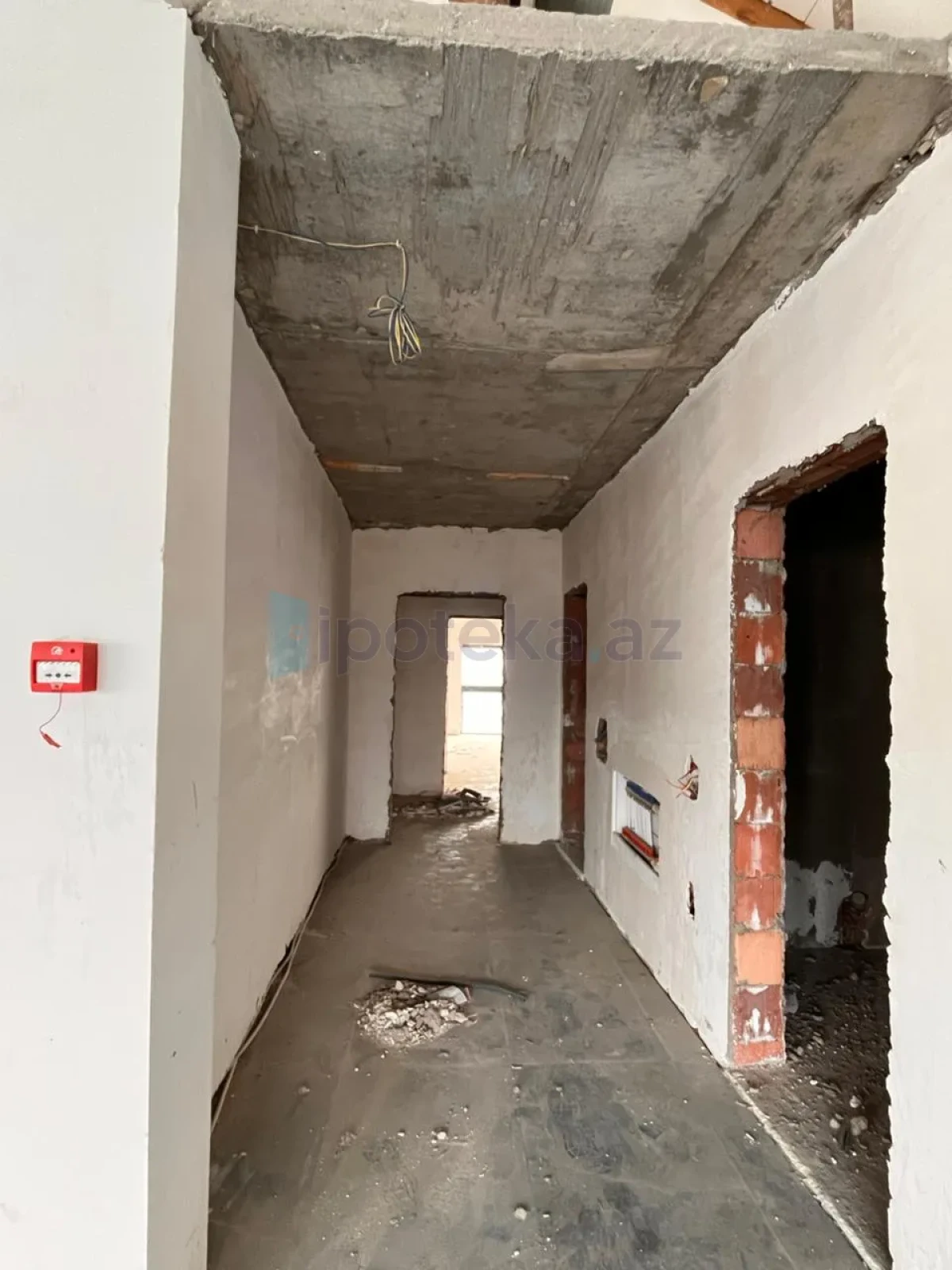 Satılır 3 otaqlı obyekt 1400 m²