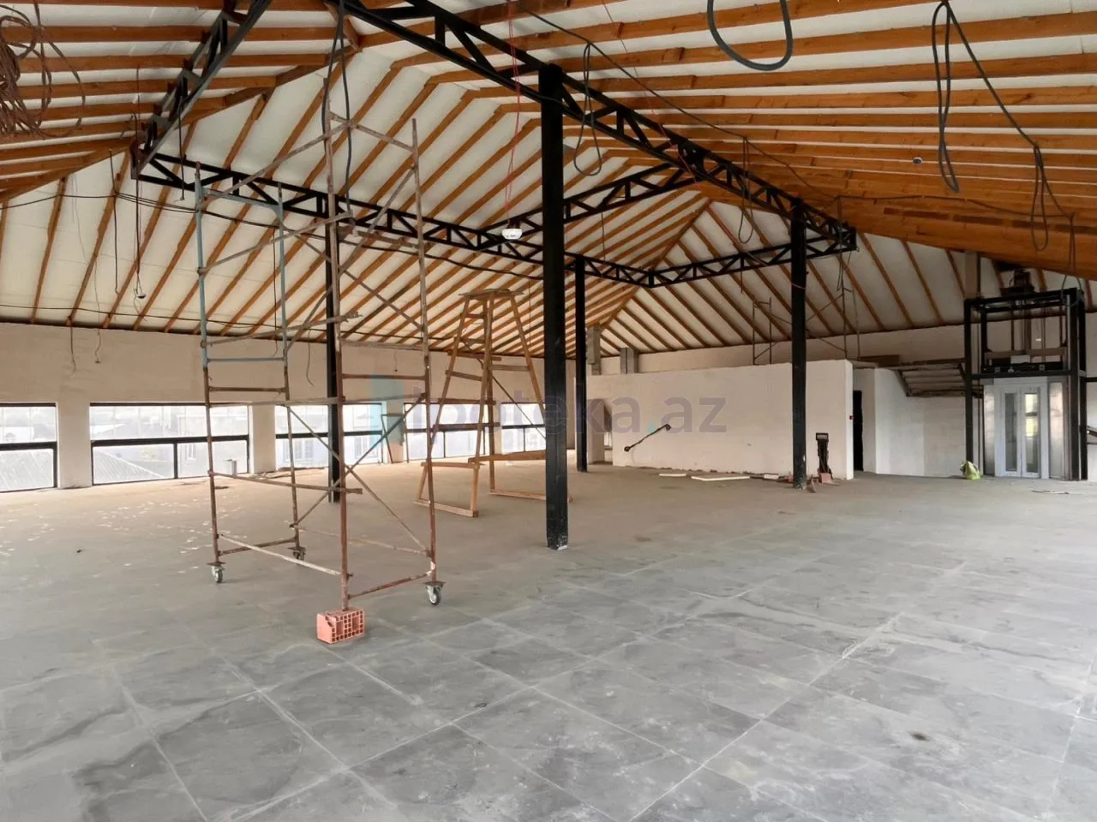 Satılır 3 otaqlı obyekt 1400 m²