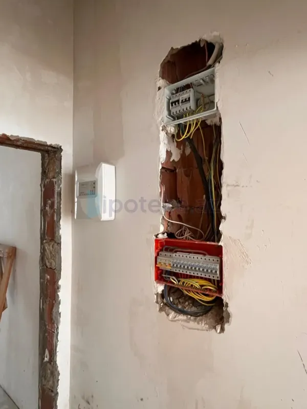 Satılır 3 otaqlı obyekt 1400 m²