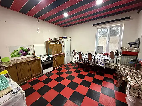 Satılır 3 otaqlı həyət evi 100 m²