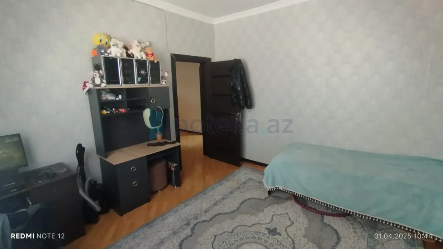 Satılır 3 otaqlı köhnə tikili 90 m²