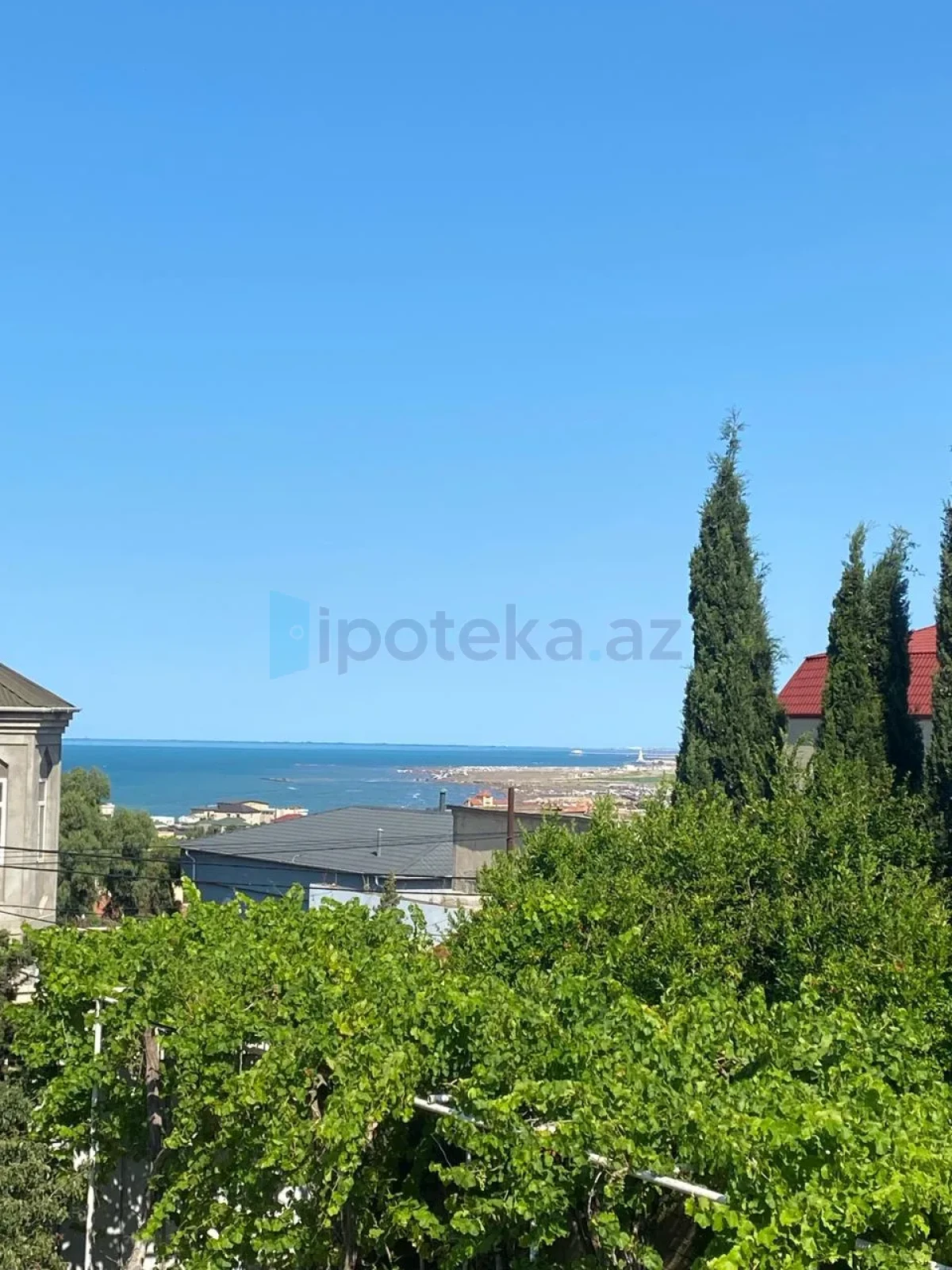 Satılır 10 otaqlı həyət evi 278 m²