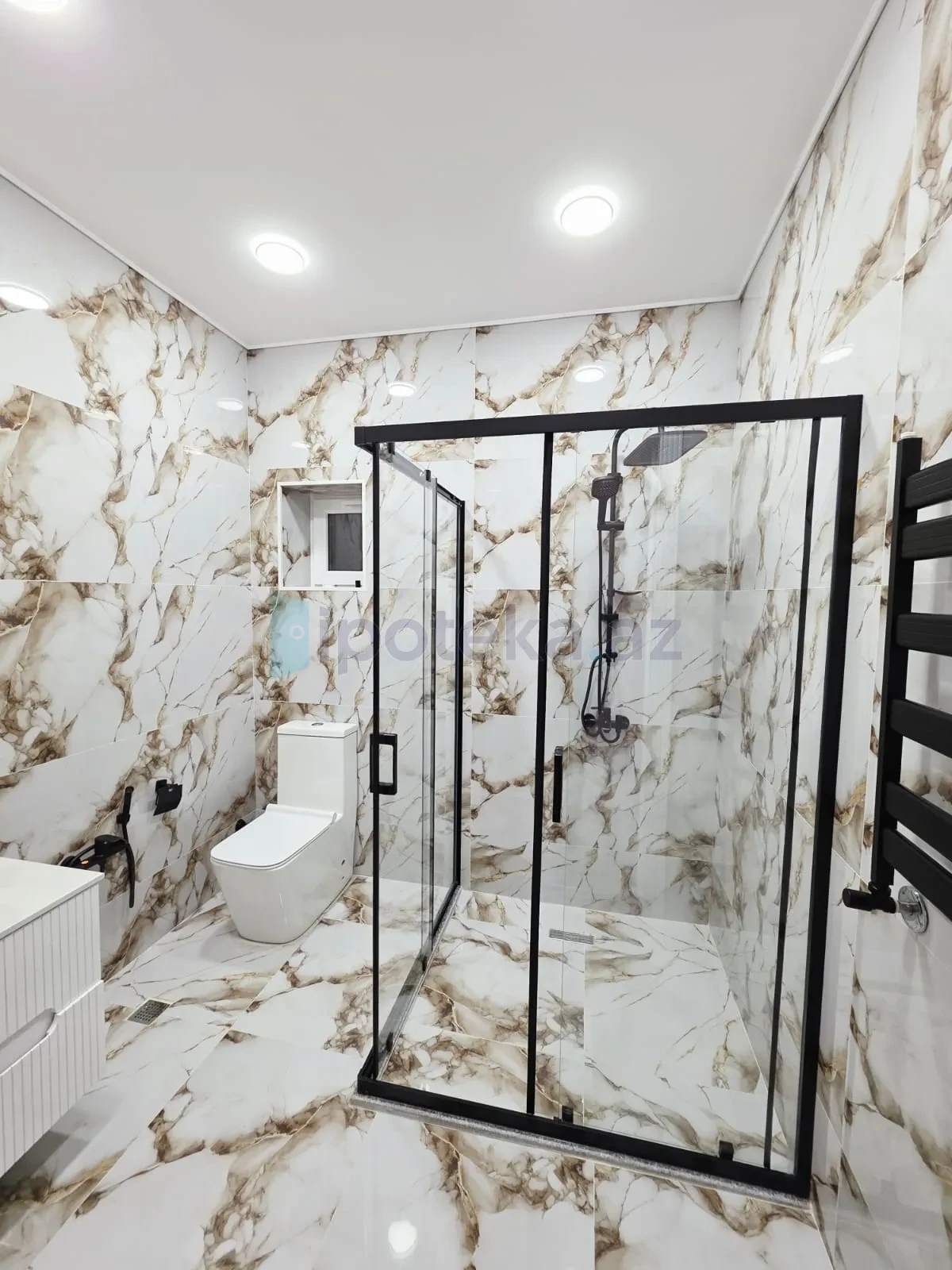 Satılır 4 otaqlı mənzil 160 m²