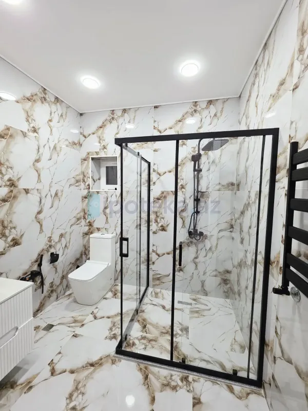 Satılır 4 otaqlı mənzil 160 m²