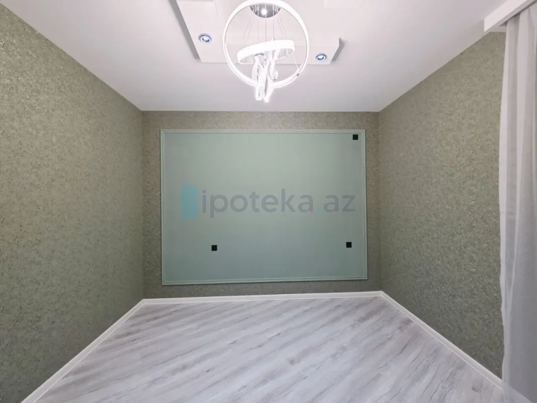 Satılır 4 otaqlı mənzil 160 m²