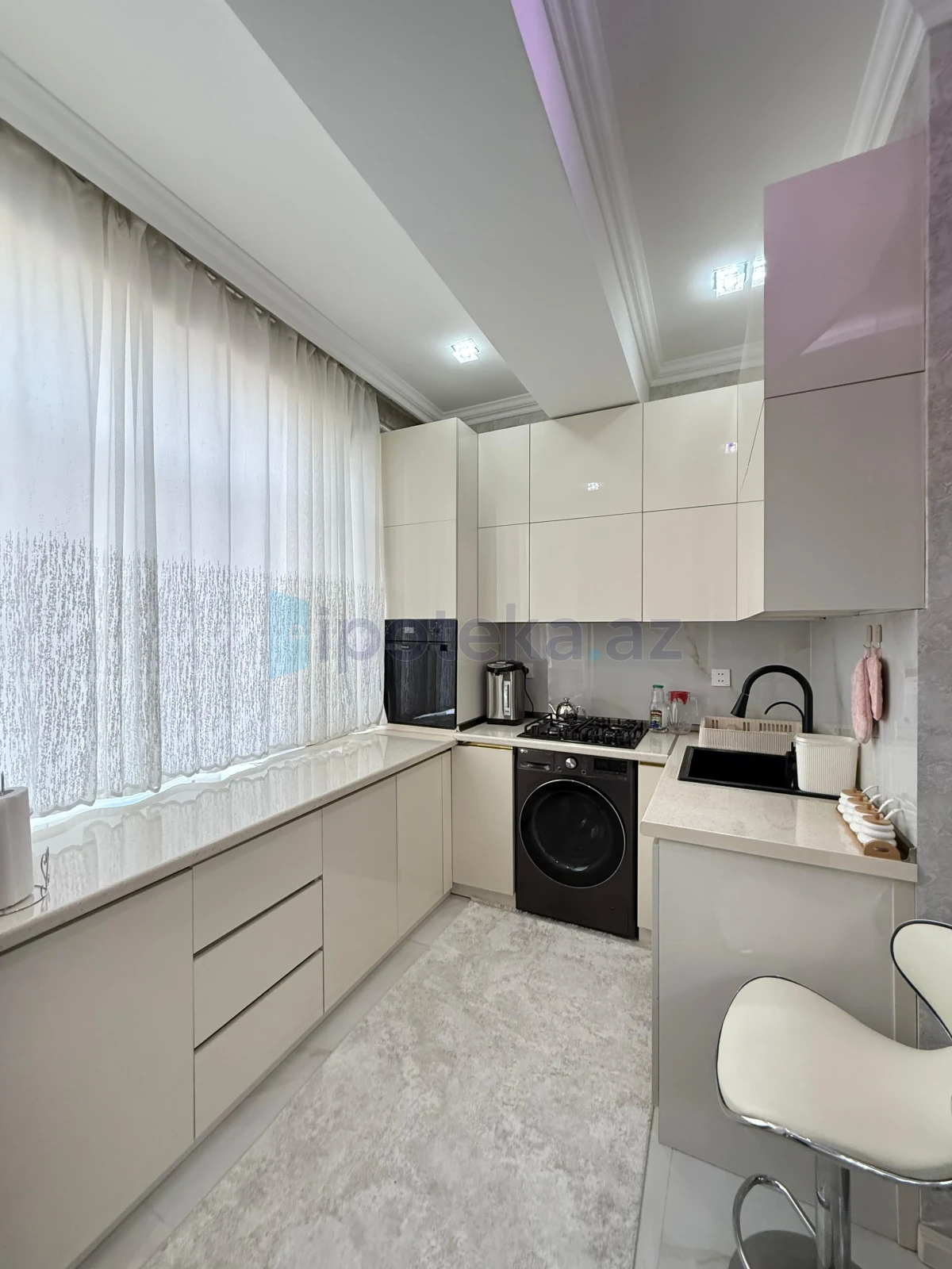 Satılır 3 otaqlı yeni tikili 100 m²