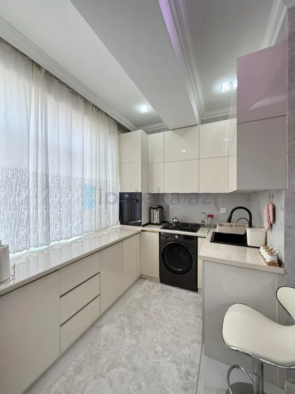 Satılır 3 otaqlı yeni tikili 100 m²