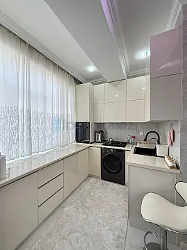 Satılır 3 otaqlı yeni tikili 100 m²