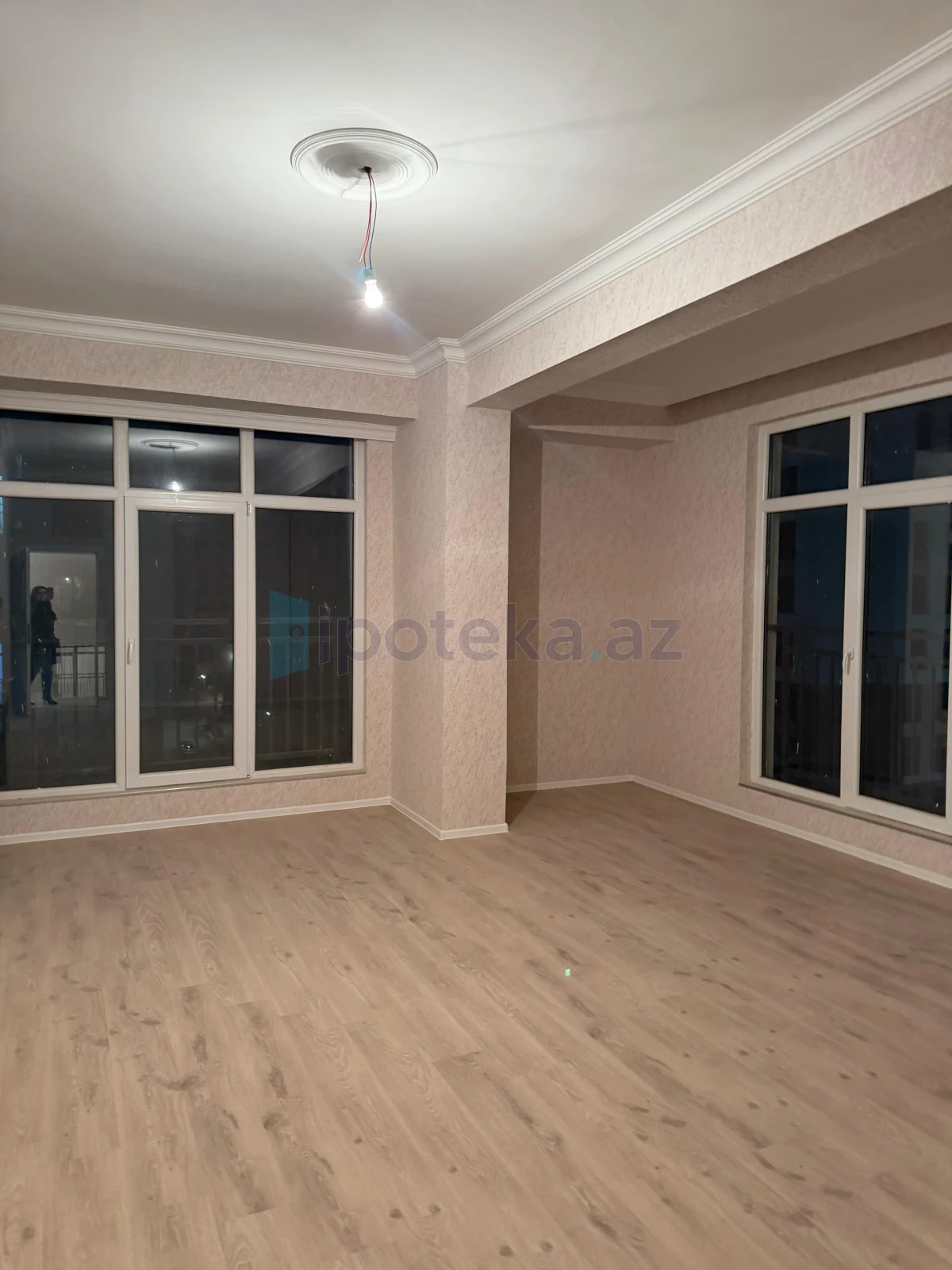 Satılır 3 otaqlı yeni tikili 84 m²